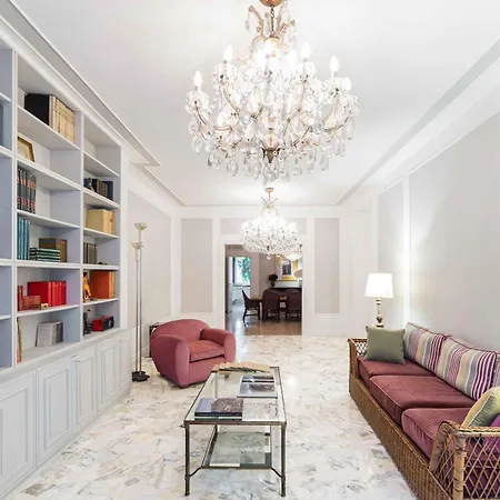 Aida Luxury Penthouse アパート *