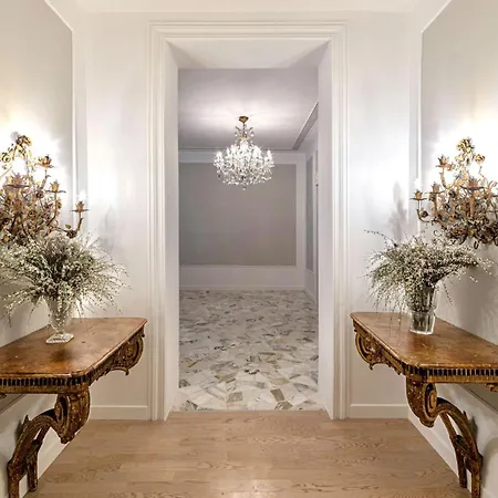 アパート Aida Luxury Penthouse バーリ